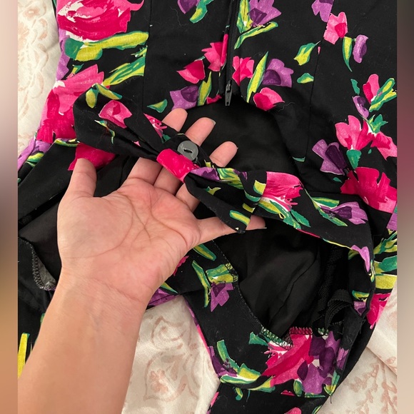 Fun 50s Style Swing Dress - Picture 3 of 5